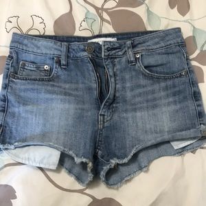 Aritzia Talula Jean Short Mid/High Rise